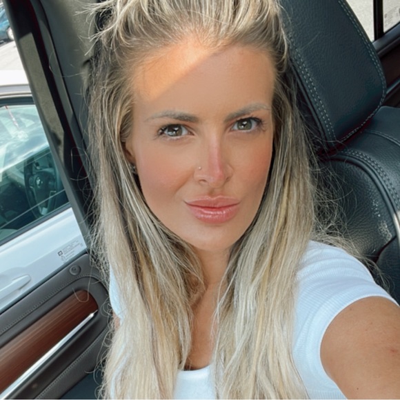 Meet your Posher, Katelyn - Picture 1 of 1